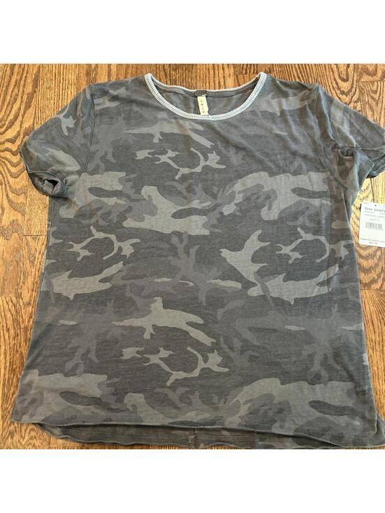 Free People Tops - NWT- Free People Women’s Short Sleeve Gray Camouflage Shirt Size Large